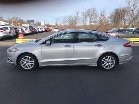 Used 2016 Ford Fusion SE w/ Equipment Group 202A FWD image 6