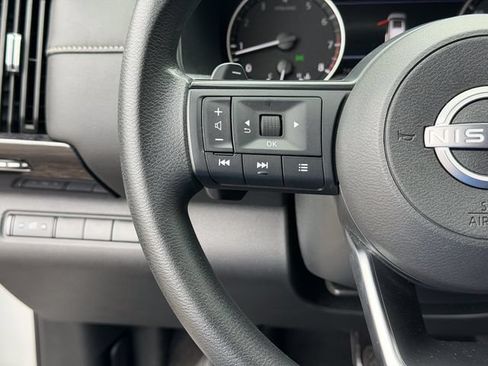 Used 2024 Nissan Pathfinder S FWD image 9