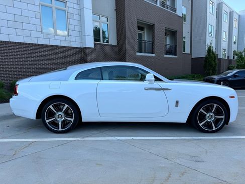Used 2016 Rolls-Royce Wraith image 2