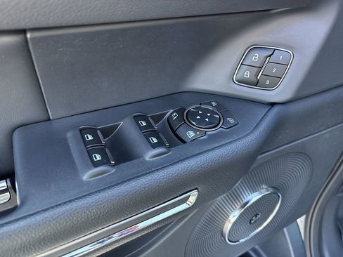 Used 2023 Ford Expedition Limited image 27