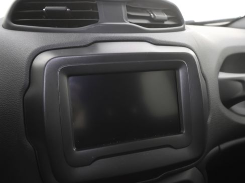 Used 2019 Jeep Renegade Latitude image 39