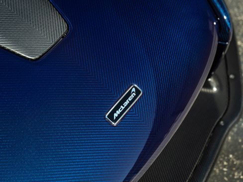 Used 2019 McLaren Senna RWD image 16