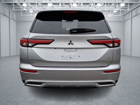 Used 2024 Mitsubishi Outlander SE AWD/4WD image 5