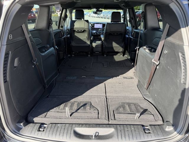 Used 2026 Chrysler Pacifica Select FWD image 15