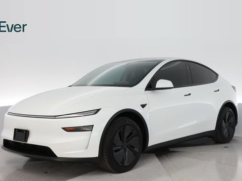 Used 2026 Tesla Model Y AWD image 2