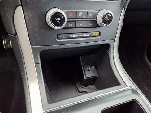 Used 2022 Ford Edge ST-Line image 14