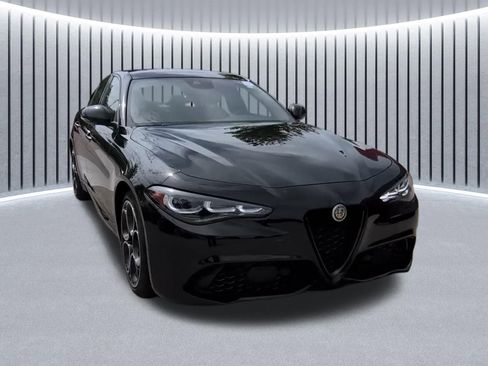 Used 2024 Alfa Romeo Giulia Veloce AWD/4WD image 1