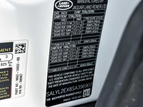 Used 2025 Land Rover Range Rover Velar Dynamic SE image 30