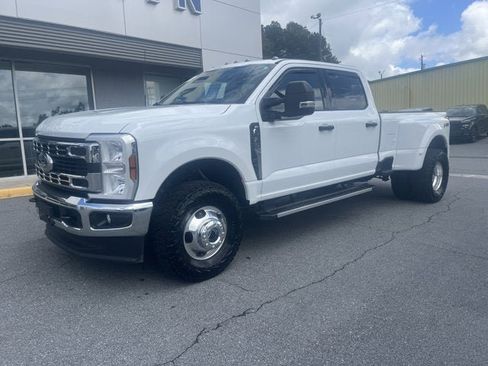 Certified 2025 Ford F350 XLT AWD/4WD image 2