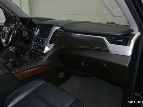 Used 2019 GMC Yukon XL SLT image 12