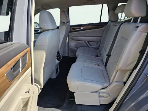 Used 2025 Volkswagen Atlas SE AWD/4WD image 31