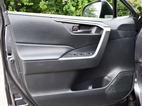 Used 2019 Toyota RAV4 LE w/ Carpet Mat Package FWD image 11