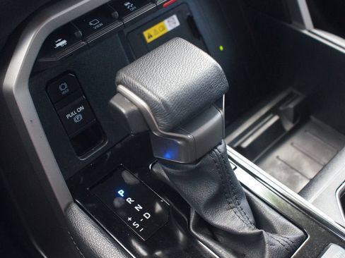Used 2024 Toyota Tundra Limited AWD/4WD image 12