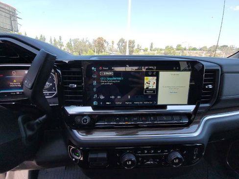 Used 2022 Chevrolet Silverado 1500 RST AWD/4WD image 13