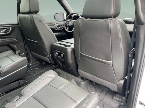 Used 2024 Chevrolet Suburban RST w/ Luxury Package AWD/4WD image 17