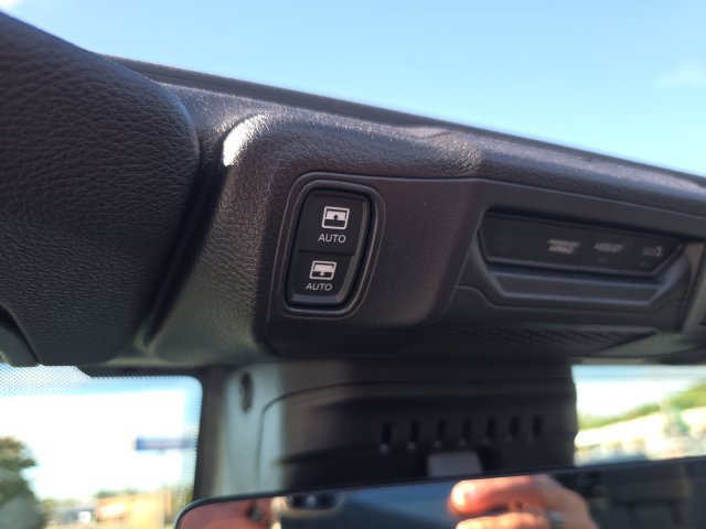 Used 2025 Jeep Wrangler Unlimited Sahara AWD/4WD image 27
