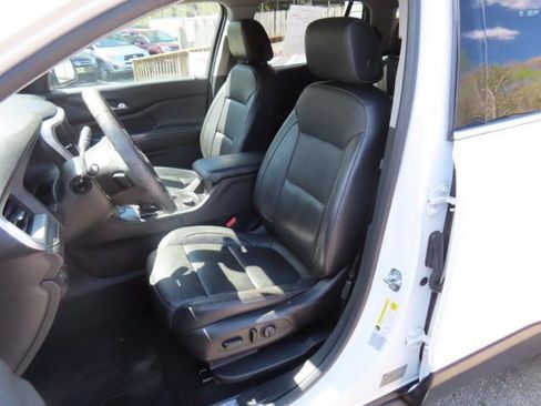 Used 2017 GMC Acadia SLT AWD/4WD image 28