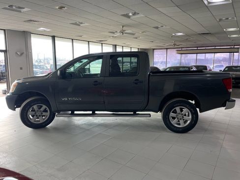 Used 2012 Nissan Titan SV image 4