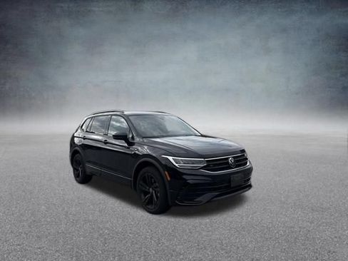Used 2023 Volkswagen Tiguan SE R-Line AWD/4WD image 7