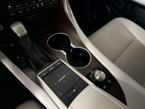 Used 2022 Lexus RX 450h AWD w/ Premium Package image 33