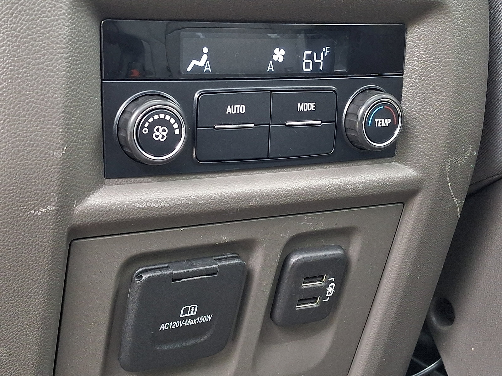 Used 2021 Chevrolet Traverse LT w/ LT Premium Package AWD/4WD image 12