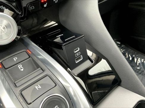 Used 2023 Acura MDX SH-AWD w/ Technology Package image 16
