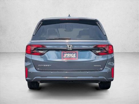 Certified 2026 Honda Odyssey Touring image 7