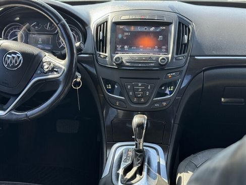 Used 2017 Buick Regal Sport Touring image 7