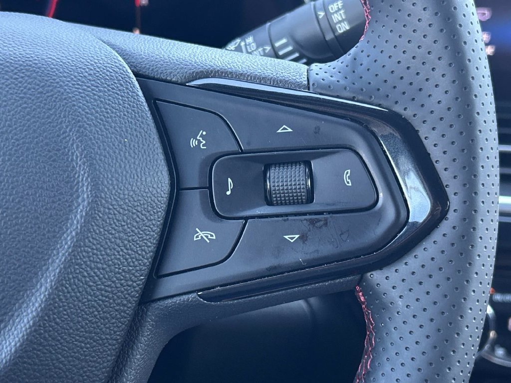 Used 2025 Chevrolet Trax RS w/ Driver Confidence Package FWD image 27