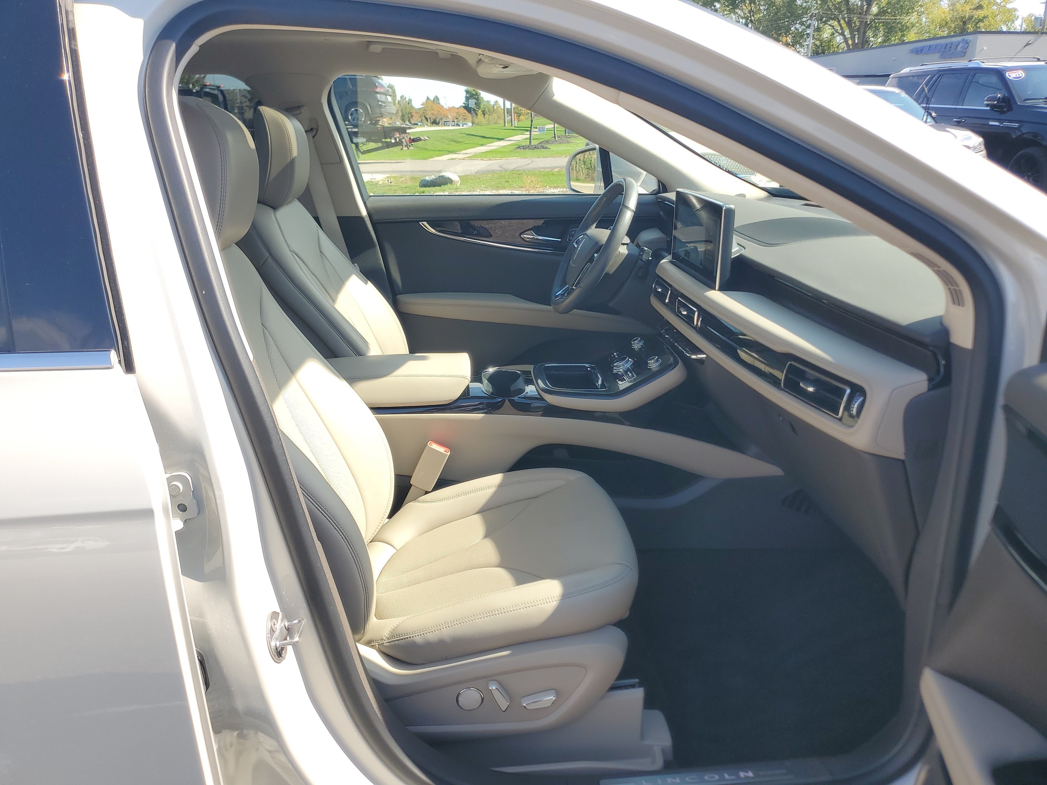 Certified 2023 Lincoln Nautilus Reserve AWD/4WD image 9