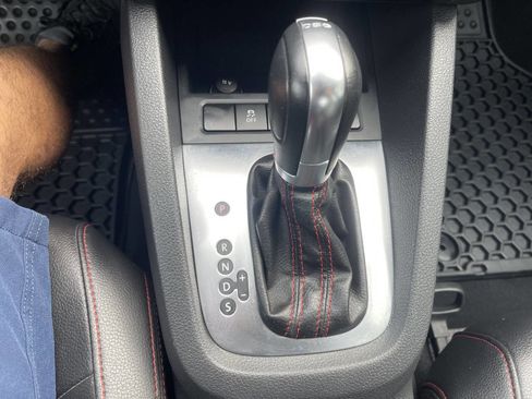 Used 2013 Volkswagen Jetta GLI Autobahn image 35