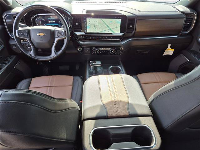 Used 2023 Chevrolet Silverado 1500 High Country w/ Technology Package AWD/4WD image 17