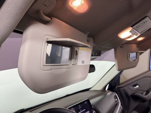 Used 2022 Nissan Rogue SV image 34