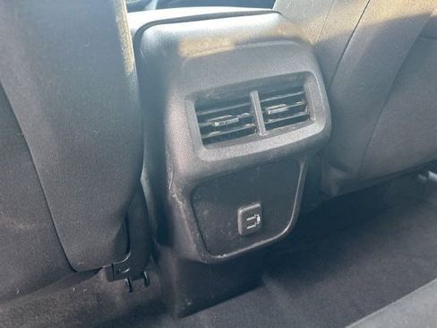 Used 2022 Chevrolet Equinox LT image 35