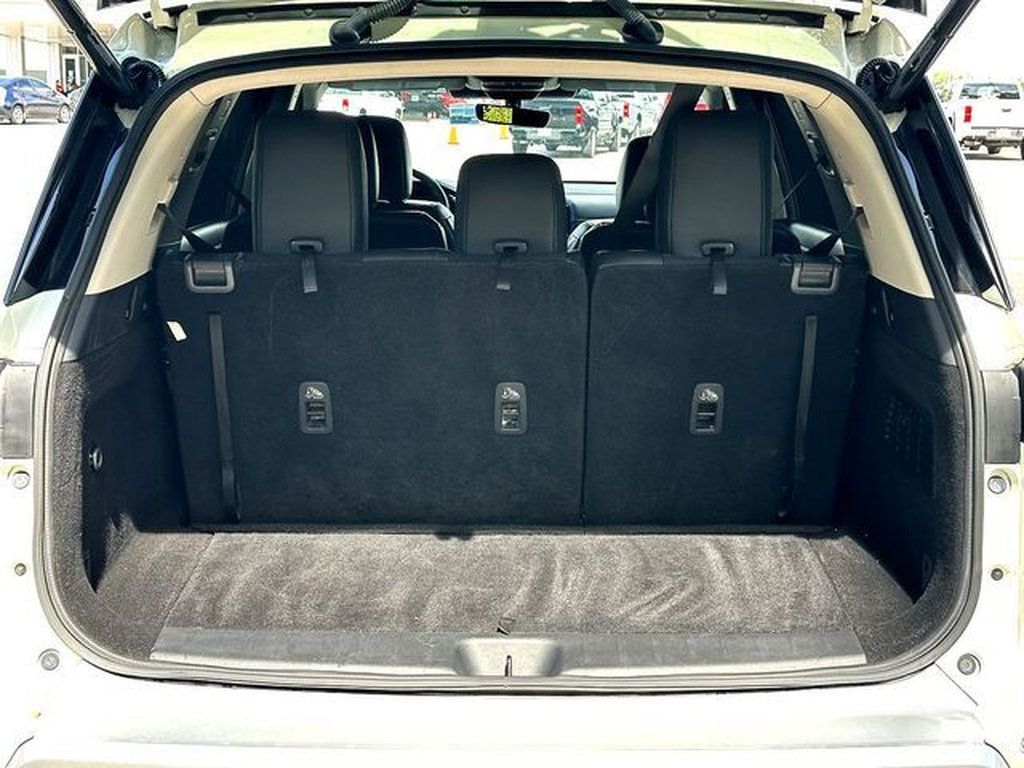 Used 2024 Nissan Pathfinder SL w/ SL Premium Package FWD image 33