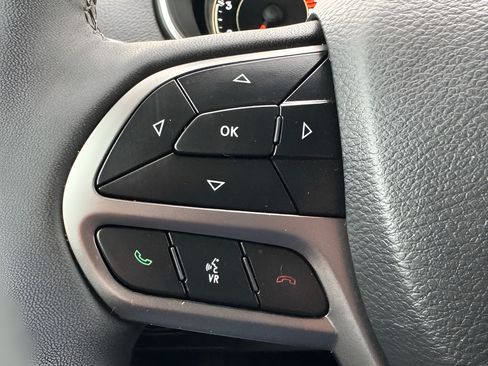 Certified 2022 Jeep Cherokee Latitude Lux AWD/4WD image 19