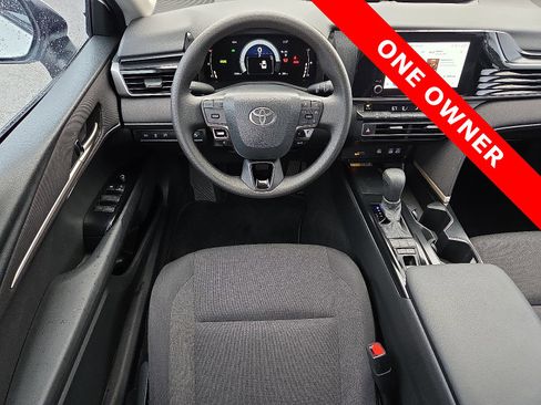 Used 2025 Toyota Camry LE image 10