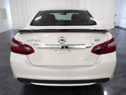 Used 2017 Nissan Altima 2.5 SR w/ Midnight Edition Package image 4