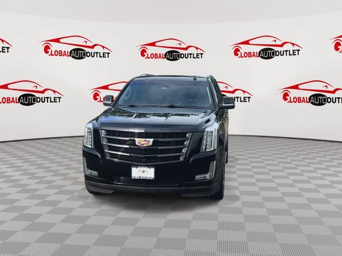 Used 2019 Cadillac Escalade Luxury w/ Escalade Sport Edition AWD/4WD image 4