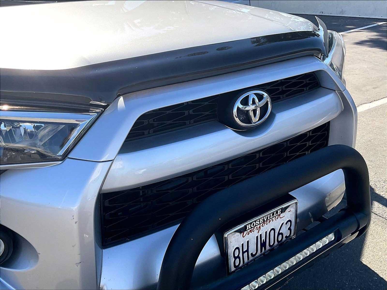 Used 2016 Toyota 4Runner SR5 AWD/4WD image 32