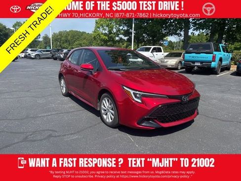 Used 2025 Toyota Corolla SE FWD image 1