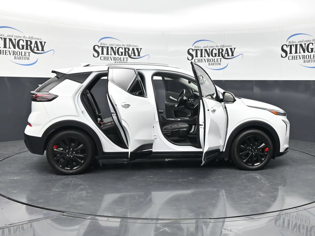 Used 2023 Chevrolet Bolt EUV Premier w/ Sun & Sound Package FWD image 38