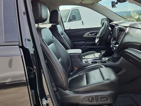 Used 2021 Chevrolet Traverse RS w/ LPO, Cargo Package FWD image 28