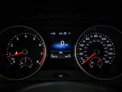 Used 2021 Volkswagen Tiguan SEL AWD/4WD image 17