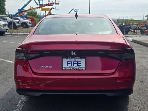 Certified 2025 Honda Accord SE image 4