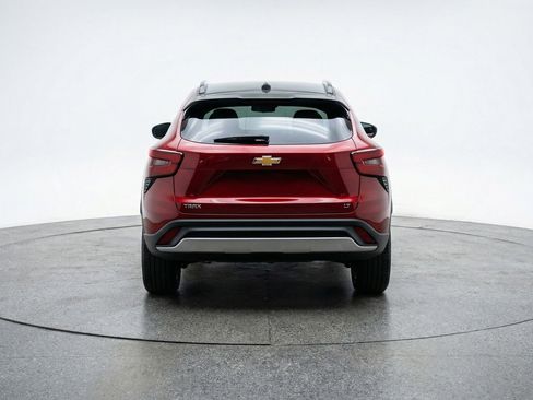 Used 2025 Chevrolet Trax LT w/ LT Convenience Package image 7