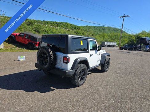 Certified 2022 Jeep Wrangler Sport AWD/4WD image 7