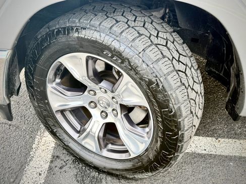 Used 2019 RAM 1500 Laramie AWD/4WD image 49