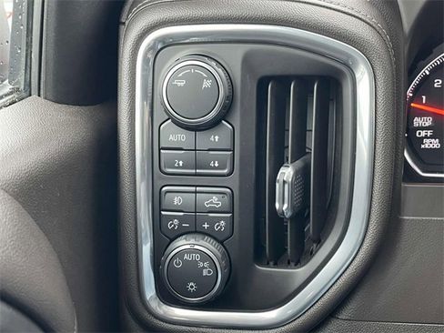 Used 2019 Chevrolet Silverado 1500 RST image 25