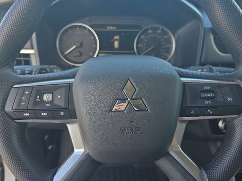 New 2026 Mitsubishi Outlander ES FWD image 10
